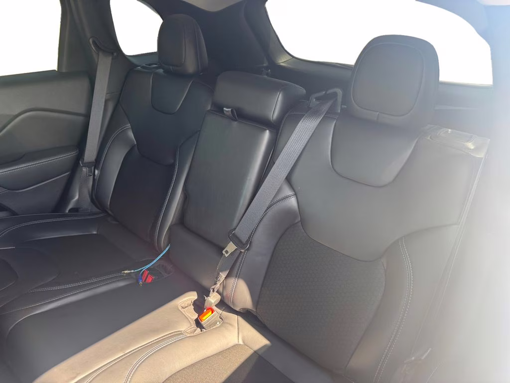 2020 Bright White Clearcoat Jeep Cherokee Latitude Plus 4X4 SUV