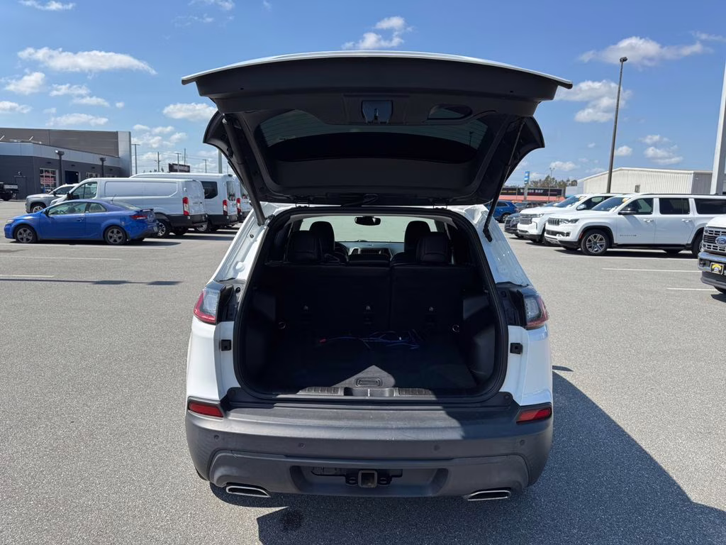 2020 Bright White Clearcoat Jeep Cherokee Latitude Plus 4X4 SUV