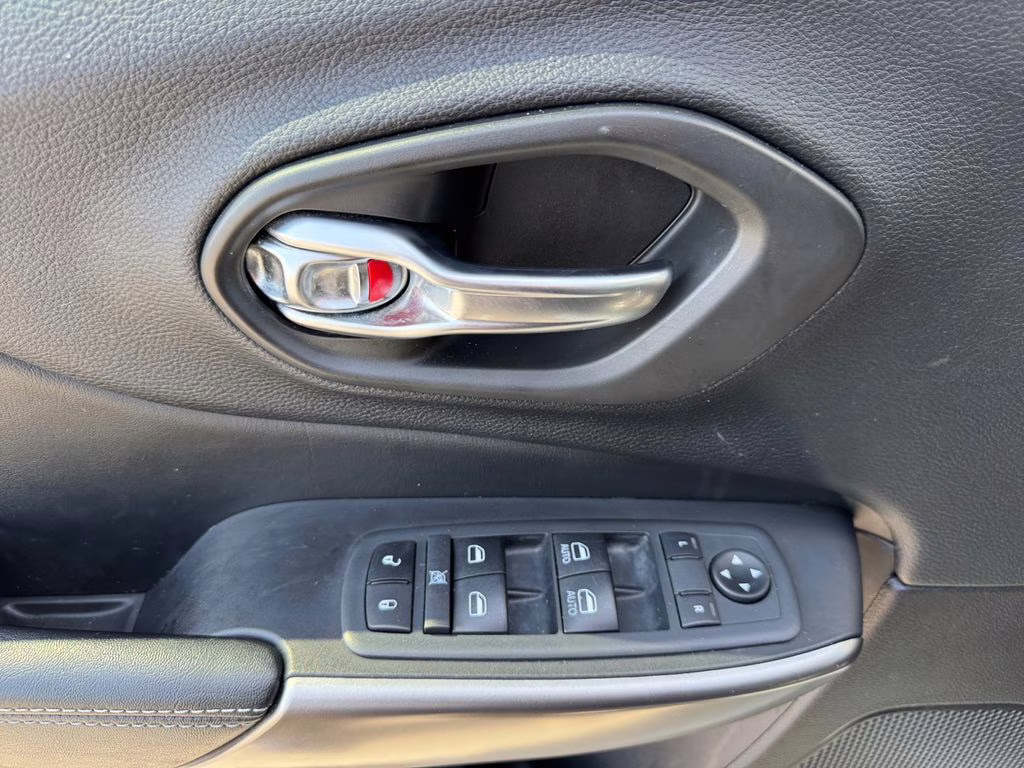 2020 Bright White Clearcoat Jeep Cherokee Latitude Plus 4X4 SUV