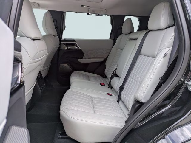 2025 Black Mitsubishi Outlander Platinum Edition AWD SUV