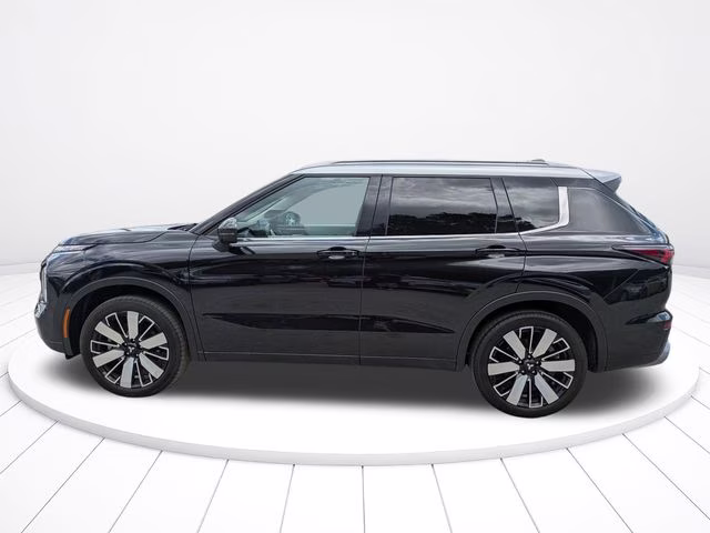 2025 Black Mitsubishi Outlander Platinum Edition AWD SUV