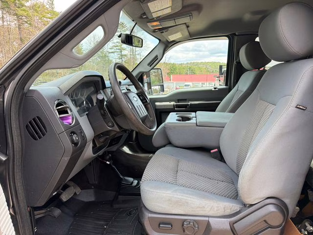 2016 Gray Ford Super Duty F-350 SRW XLT 4X4 Truck