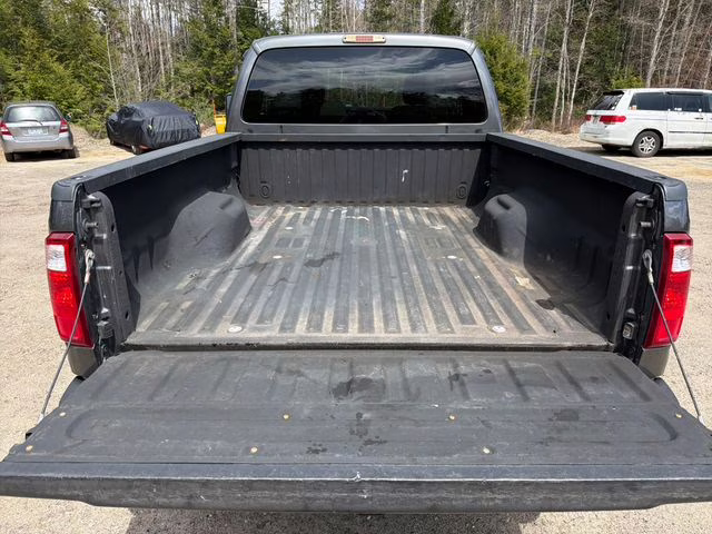 2016 Gray Ford Super Duty F-350 SRW XLT 4X4 Truck