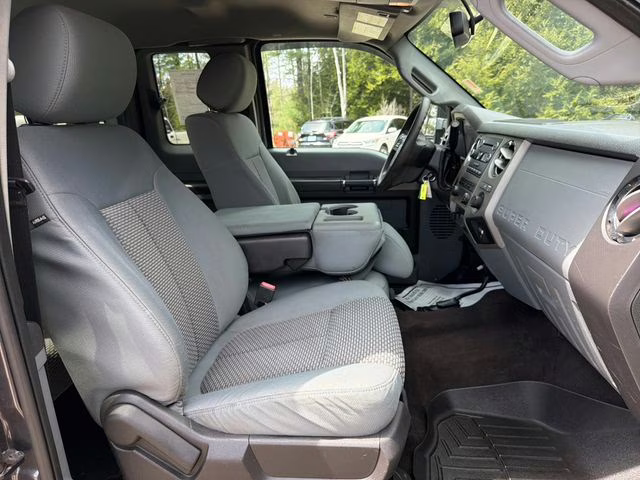 2016 Gray Ford Super Duty F-350 SRW XLT 4X4 Truck