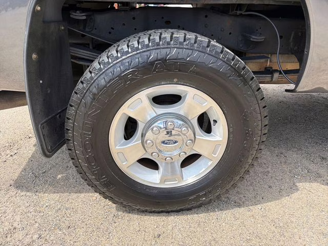 2016 Gray Ford Super Duty F-350 SRW XLT 4X4 Truck