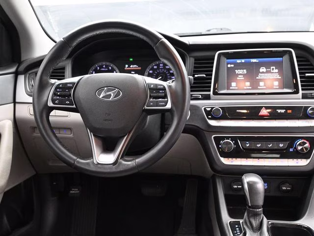 2018 Symphony Silver Hyundai Sonata SEL FWD Sedan