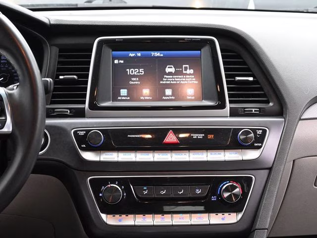 2018 Symphony Silver Hyundai Sonata SEL FWD Sedan