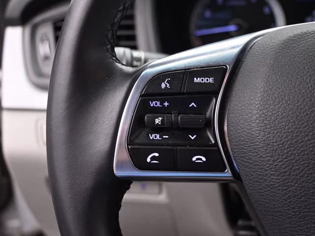 2018 Symphony Silver Hyundai Sonata SEL FWD Sedan
