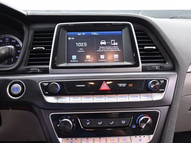 2018 Symphony Silver Hyundai Sonata SEL FWD Sedan