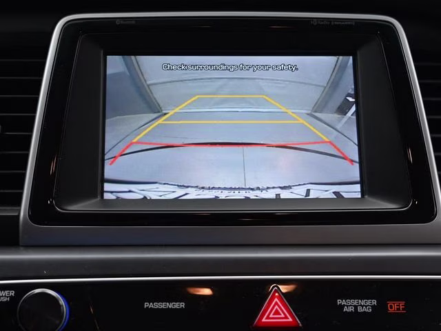 2018 Symphony Silver Hyundai Sonata SEL FWD Sedan