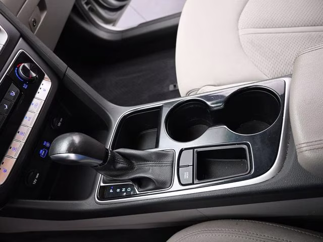 2018 Symphony Silver Hyundai Sonata SEL FWD Sedan