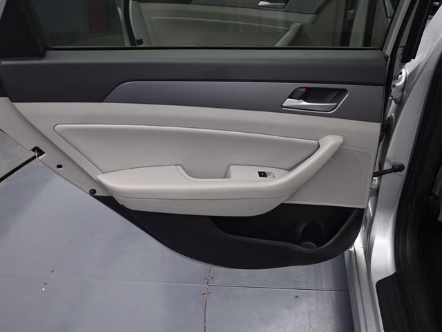 2018 Symphony Silver Hyundai Sonata SEL FWD Sedan