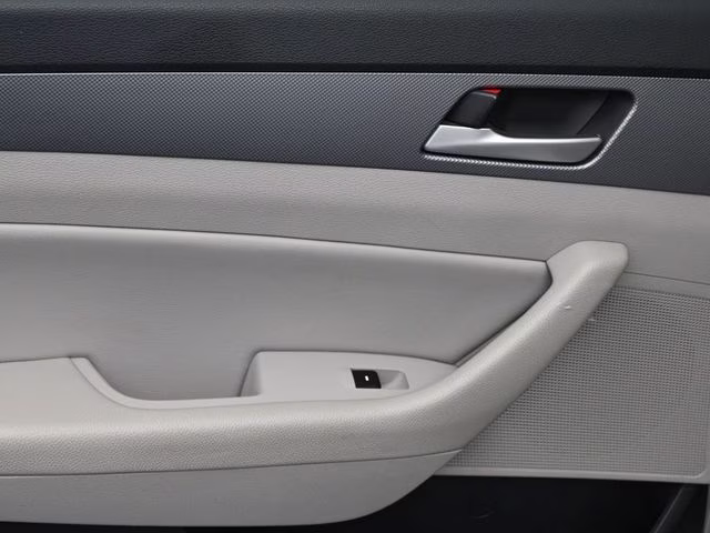 2018 Symphony Silver Hyundai Sonata SEL FWD Sedan