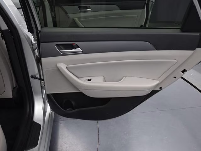 2018 Symphony Silver Hyundai Sonata SEL FWD Sedan