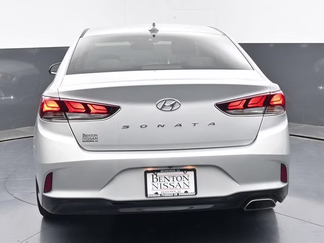 2018 Symphony Silver Hyundai Sonata SEL FWD Sedan