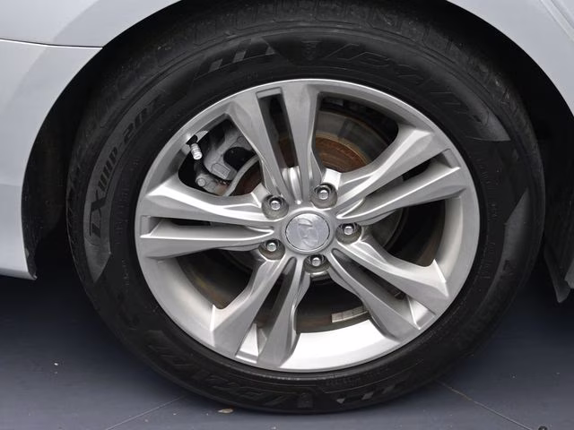 2018 Symphony Silver Hyundai Sonata SEL FWD Sedan
