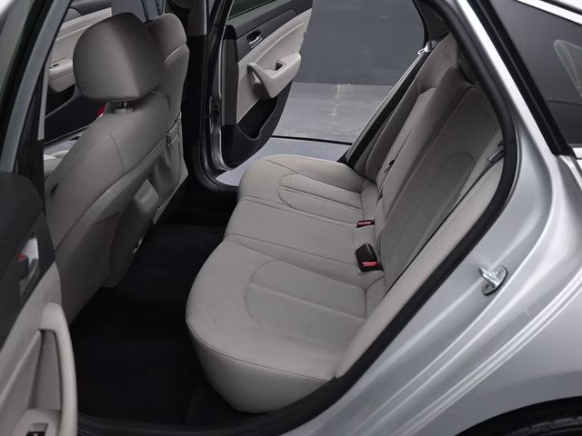 2018 Symphony Silver Hyundai Sonata SEL FWD Sedan
