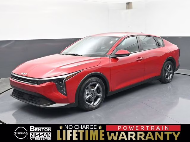 2025 Currant Red Kia K4 LXS FWD Sedan