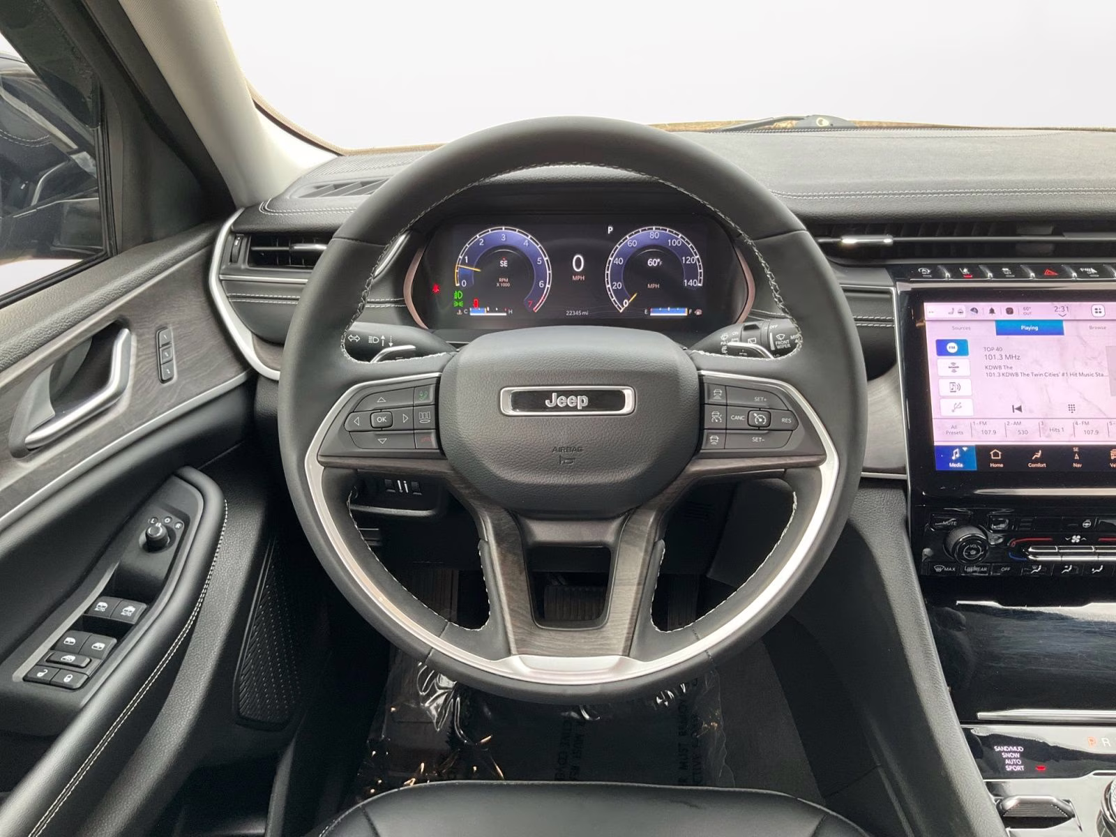 2023 Rocky Mountain Pearlcoat Jeep Grand Cherokee Limited 4X4 SUV