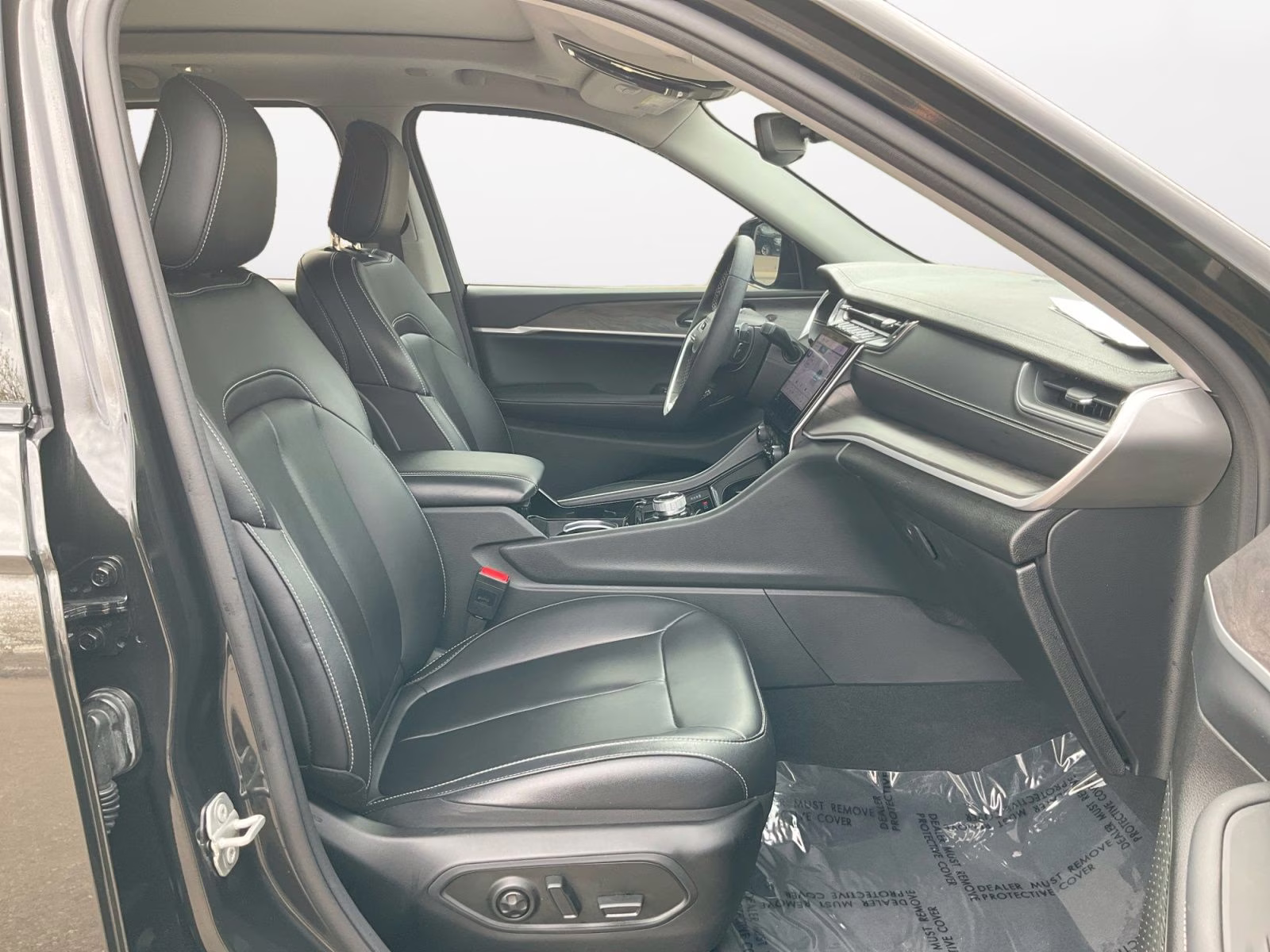 2023 Rocky Mountain Pearlcoat Jeep Grand Cherokee Limited 4X4 SUV