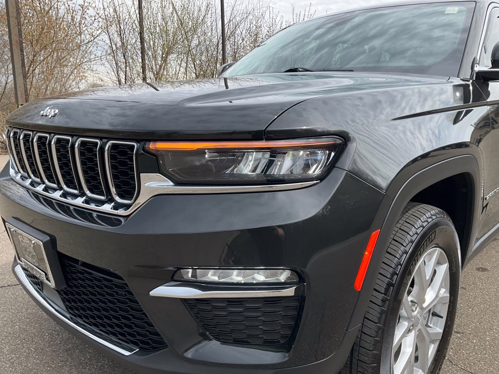 2023 Rocky Mountain Pearlcoat Jeep Grand Cherokee Limited 4X4 SUV