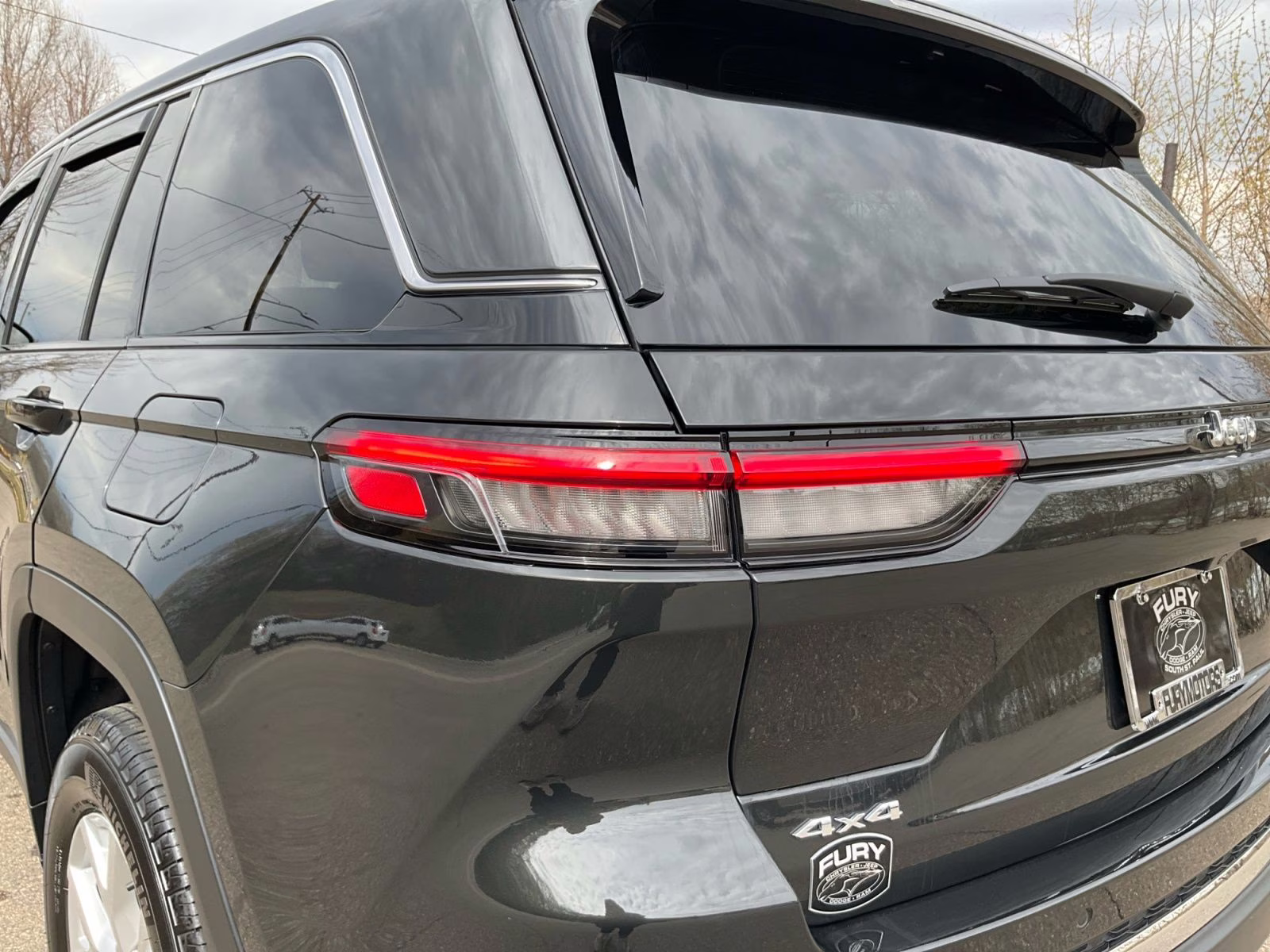 2023 Rocky Mountain Pearlcoat Jeep Grand Cherokee Limited 4X4 SUV