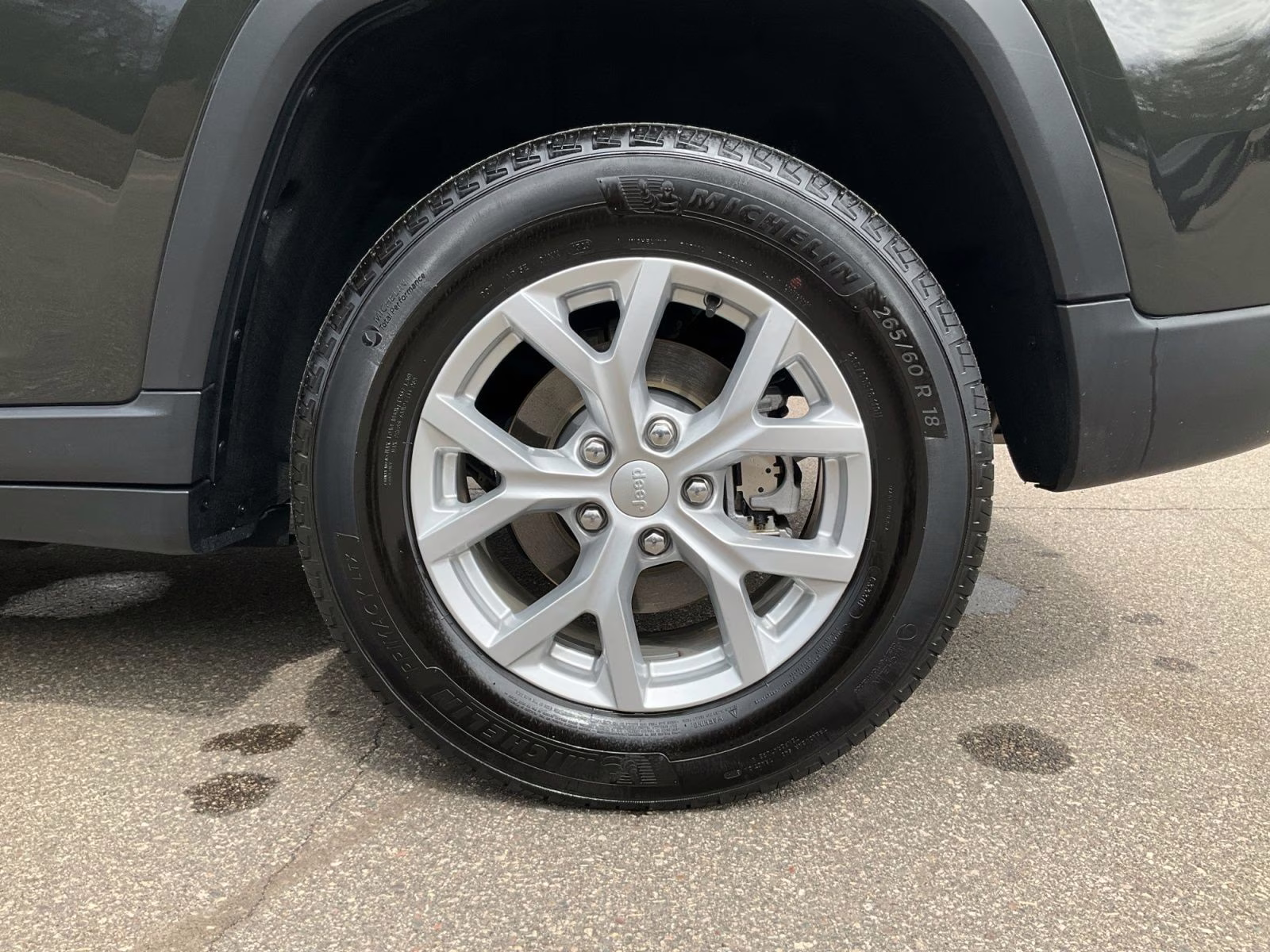 2023 Rocky Mountain Pearlcoat Jeep Grand Cherokee Limited 4X4 SUV