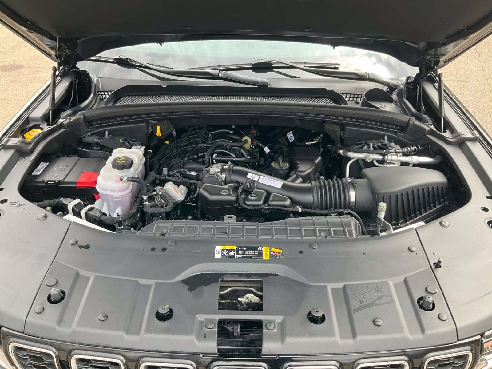 2023 Rocky Mountain Pearlcoat Jeep Grand Cherokee Limited 4X4 SUV