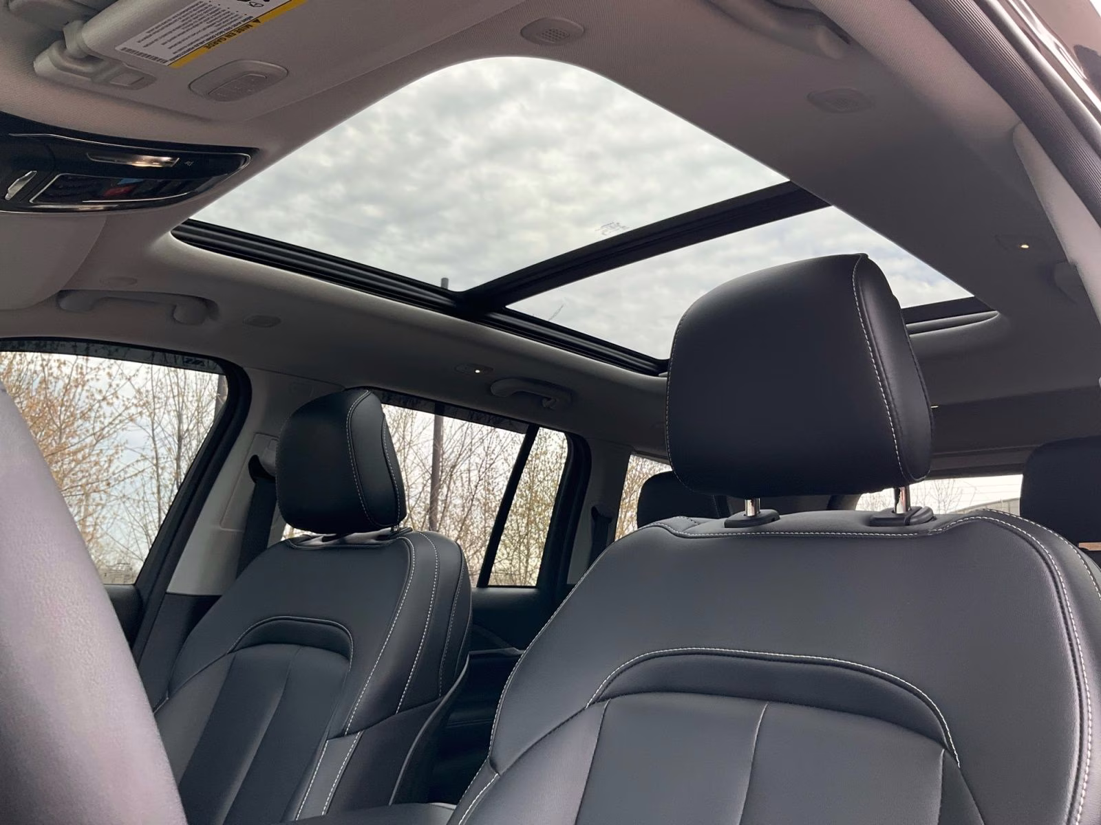 2023 Rocky Mountain Pearlcoat Jeep Grand Cherokee Limited 4X4 SUV