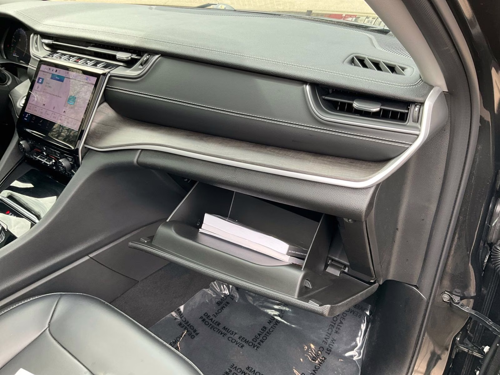 2023 Rocky Mountain Pearlcoat Jeep Grand Cherokee Limited 4X4 SUV