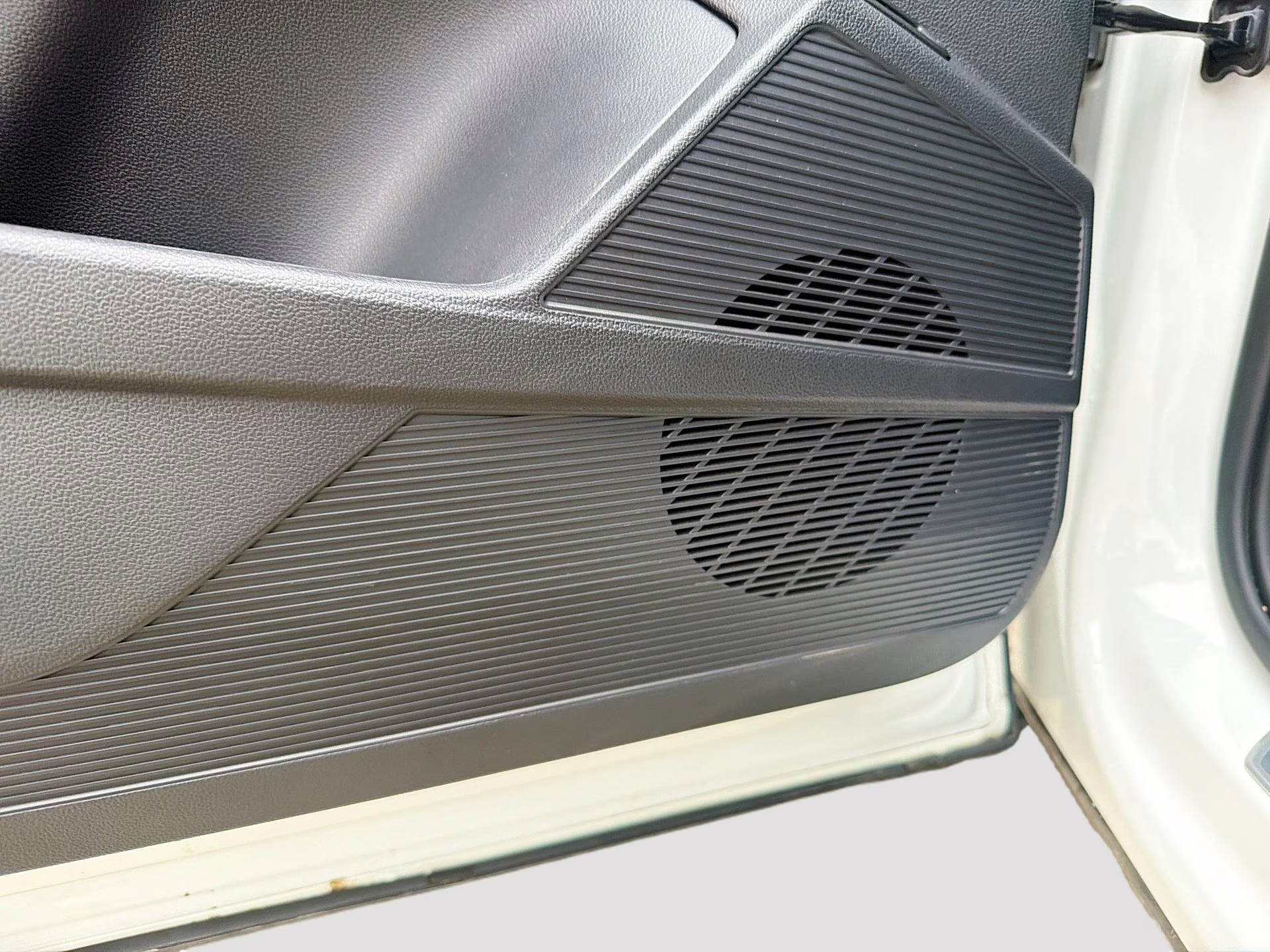 2023 Pure White Volkswagen Taos 1.5T SE FWD SUV