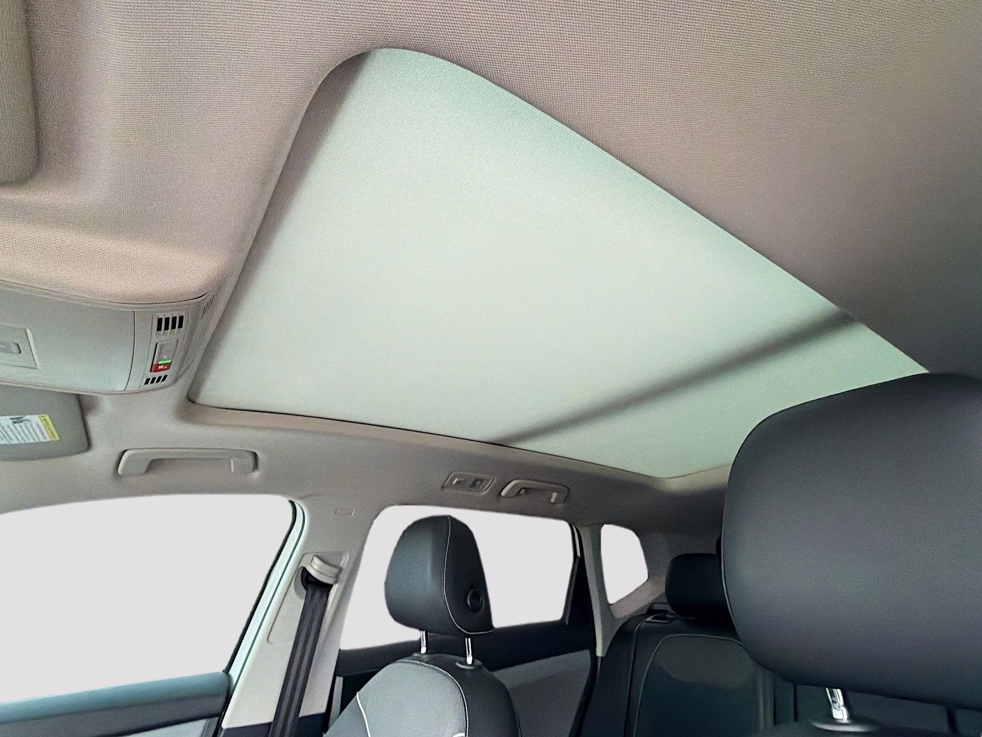 2023 Pure White Volkswagen Taos 1.5T SE FWD SUV