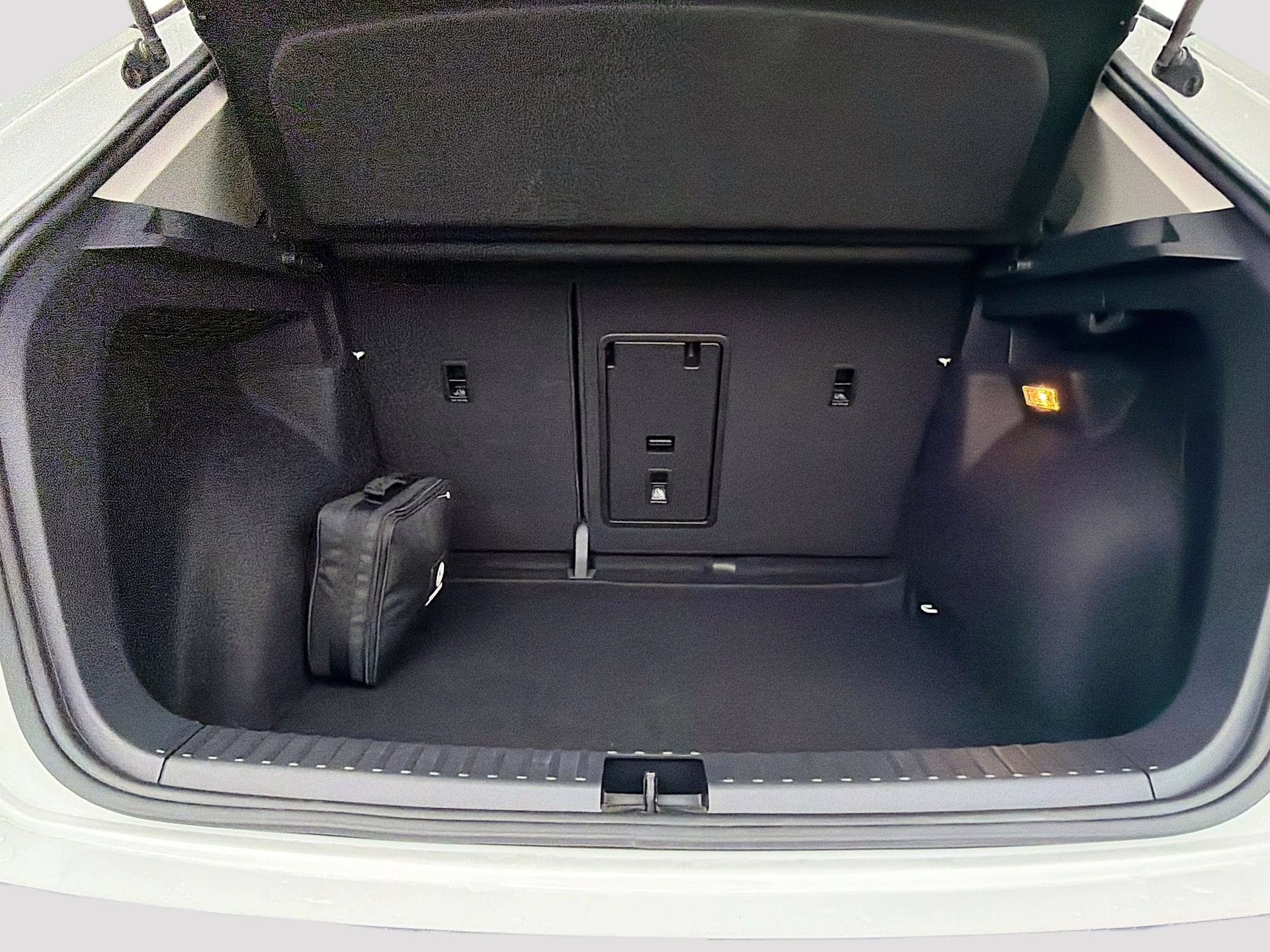 2023 Pure White Volkswagen Taos 1.5T SE FWD SUV