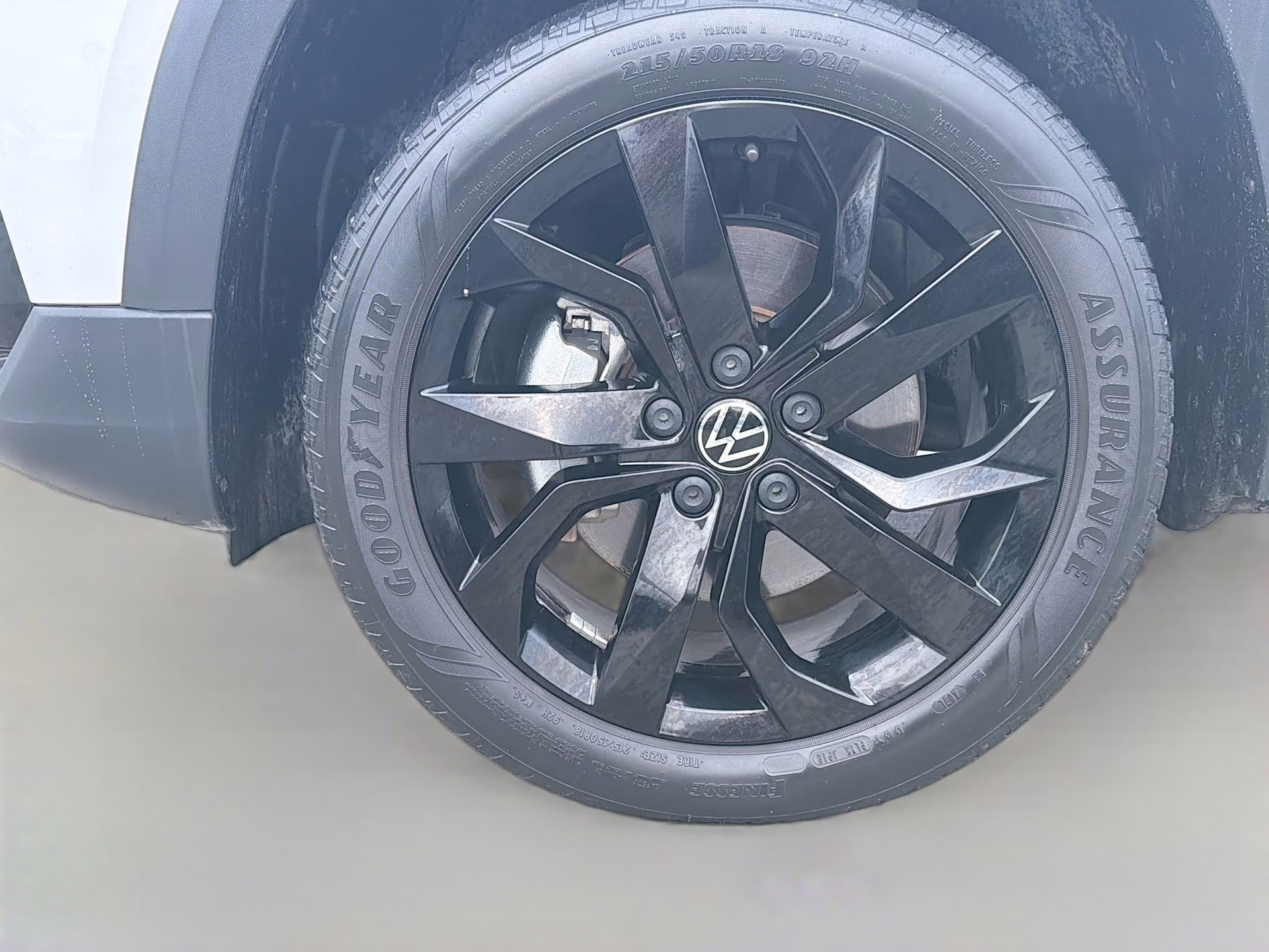 2023 Pure White Volkswagen Taos 1.5T SE FWD SUV