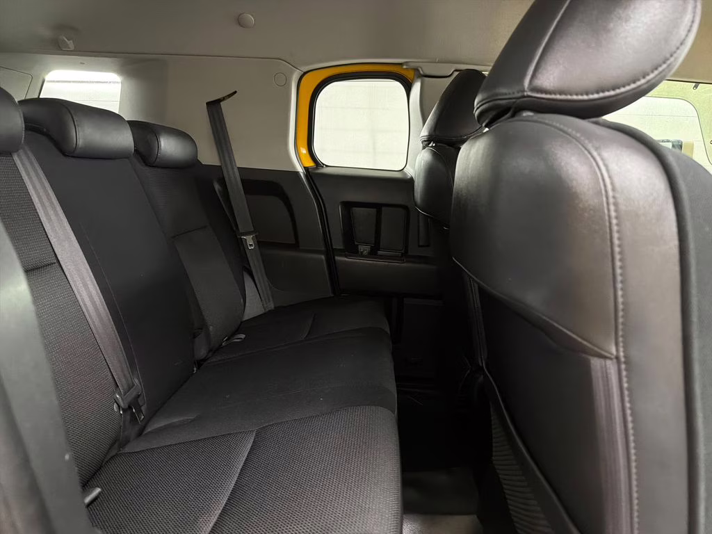 2007 Sun Fusion Toyota FJ Cruiser Base 4X4 SUV