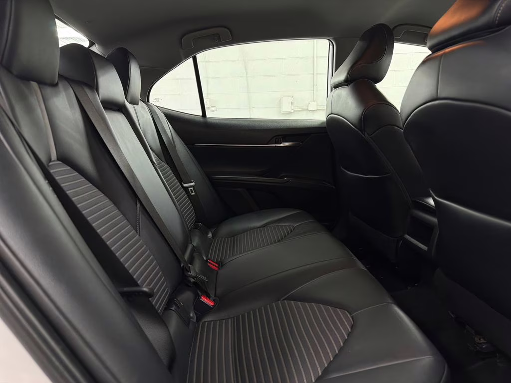 2021 Super White Toyota Camry SE FWD Sedan