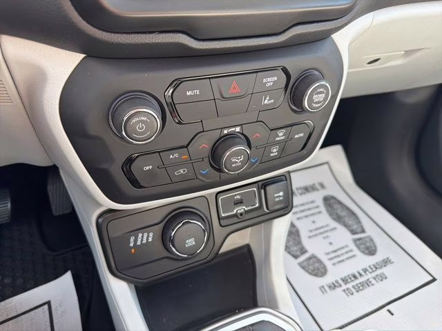 2022 Slate Blue Pearlcoat Jeep Renegade Limited 4X4 SUV