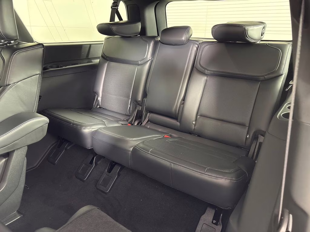 2026 Glacier Gray Metallic Tri-Coat Ford Expedition Max Platinum 4X4 SUV