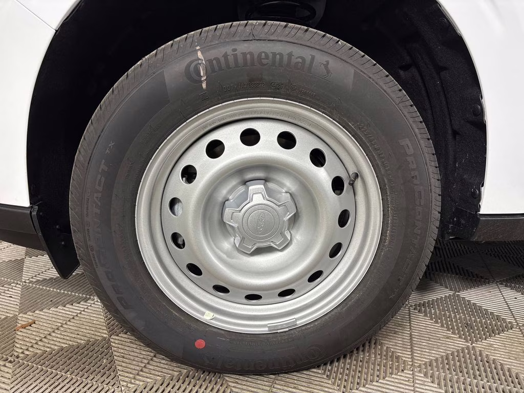 2026 Oxford White Ford Maverick XL FWD Truck