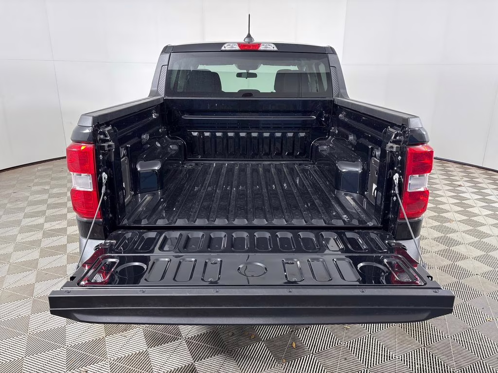 2026 Shadow Black Ford Maverick XLT FWD Truck