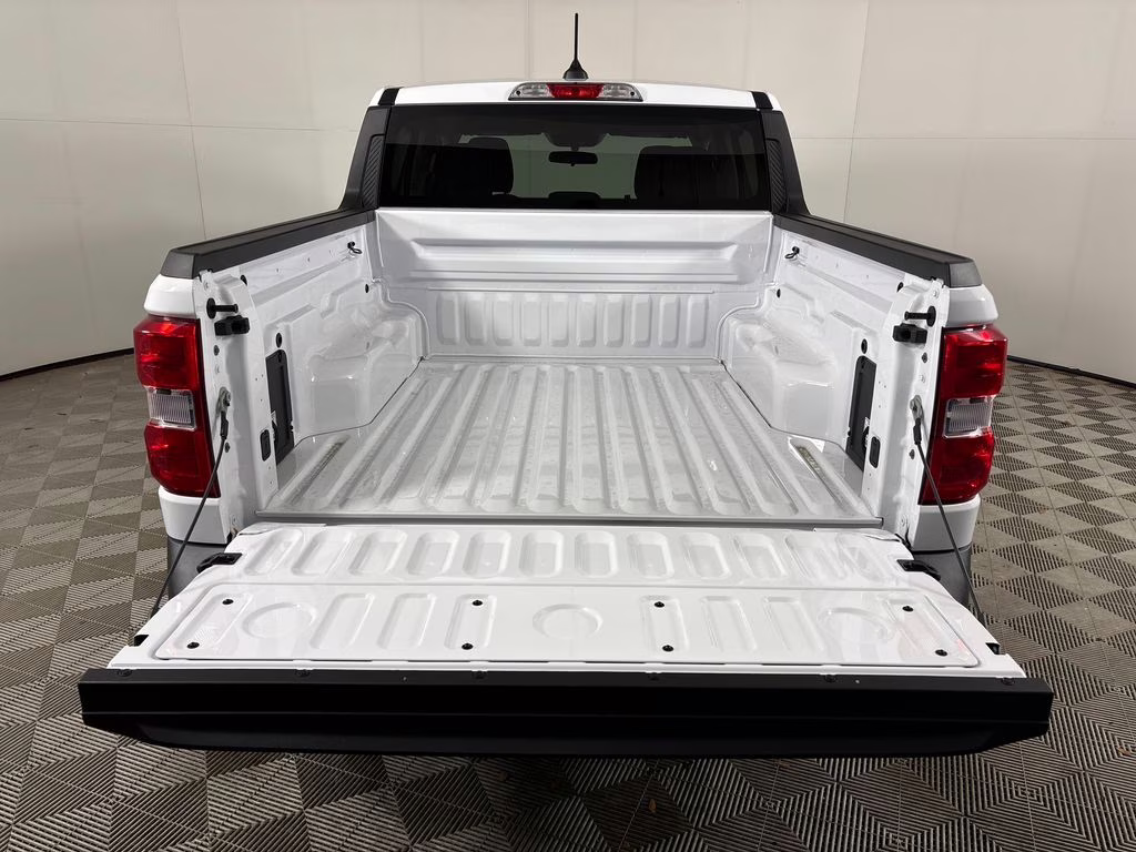 2026 Oxford White Ford Maverick XL FWD Truck