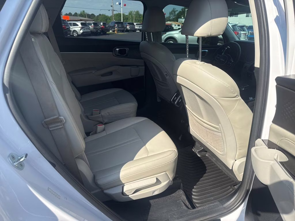 2022 Glacial White Pearl Kia Sorento SX FWD SUV