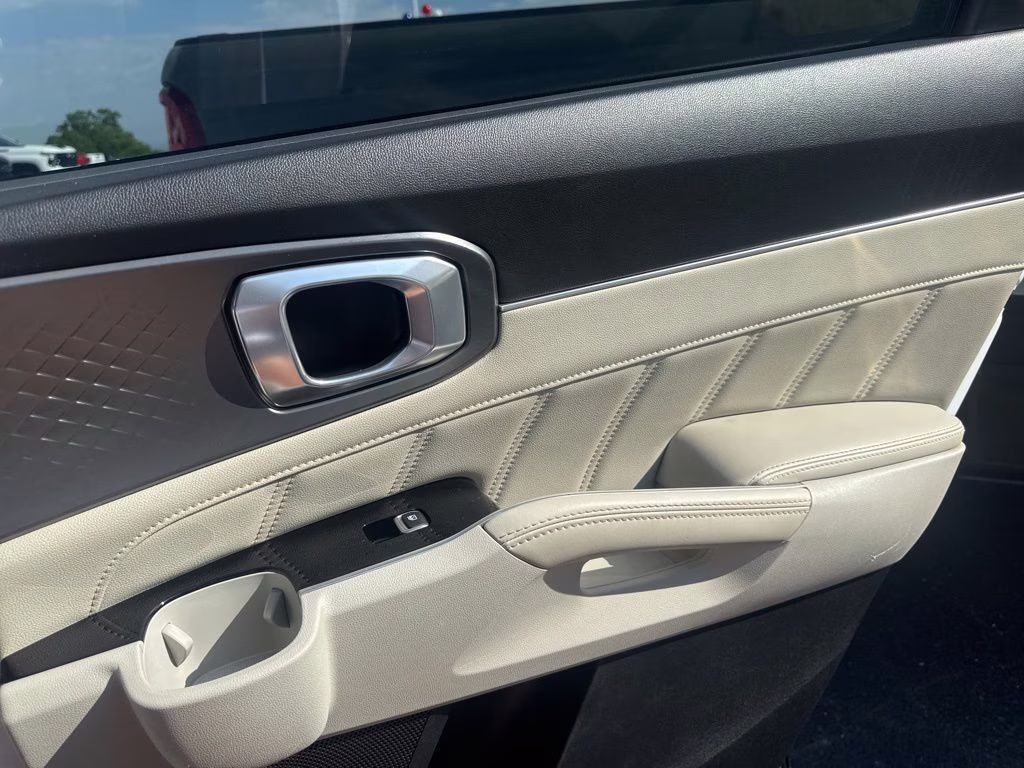 2022 Glacial White Pearl Kia Sorento SX FWD SUV