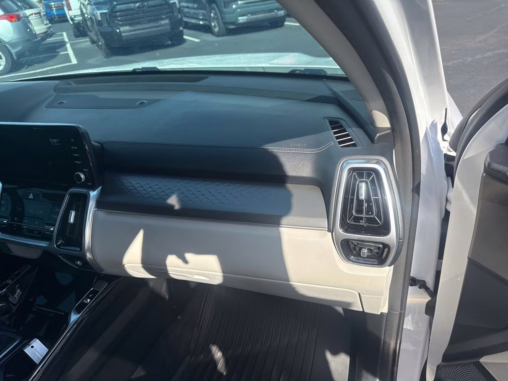 2022 Glacial White Pearl Kia Sorento SX FWD SUV