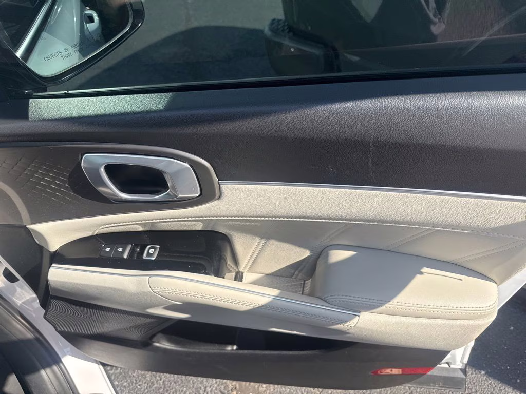 2022 Glacial White Pearl Kia Sorento SX FWD SUV