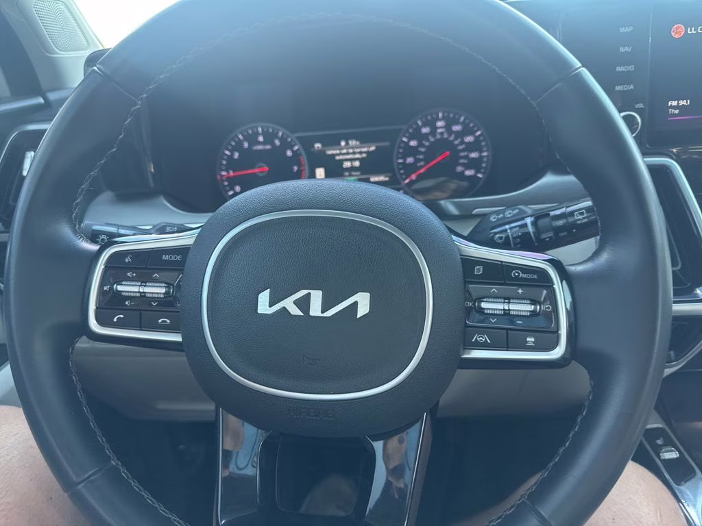 2022 Glacial White Pearl Kia Sorento SX FWD SUV