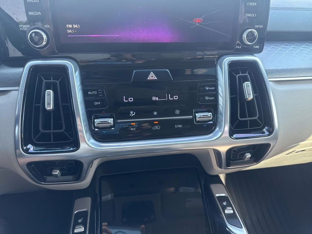 2022 Glacial White Pearl Kia Sorento SX FWD SUV