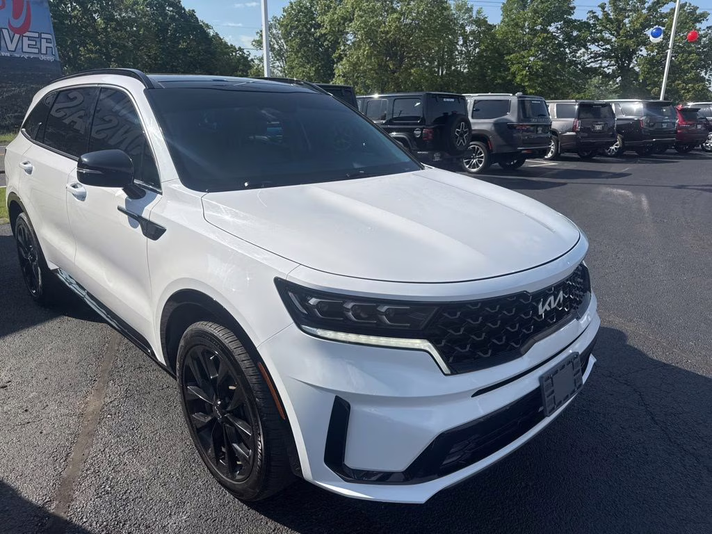 2022 Glacial White Pearl Kia Sorento SX FWD SUV