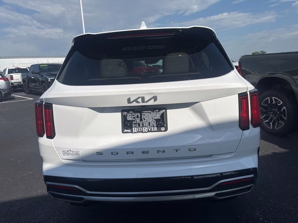 2022 Glacial White Pearl Kia Sorento SX FWD SUV