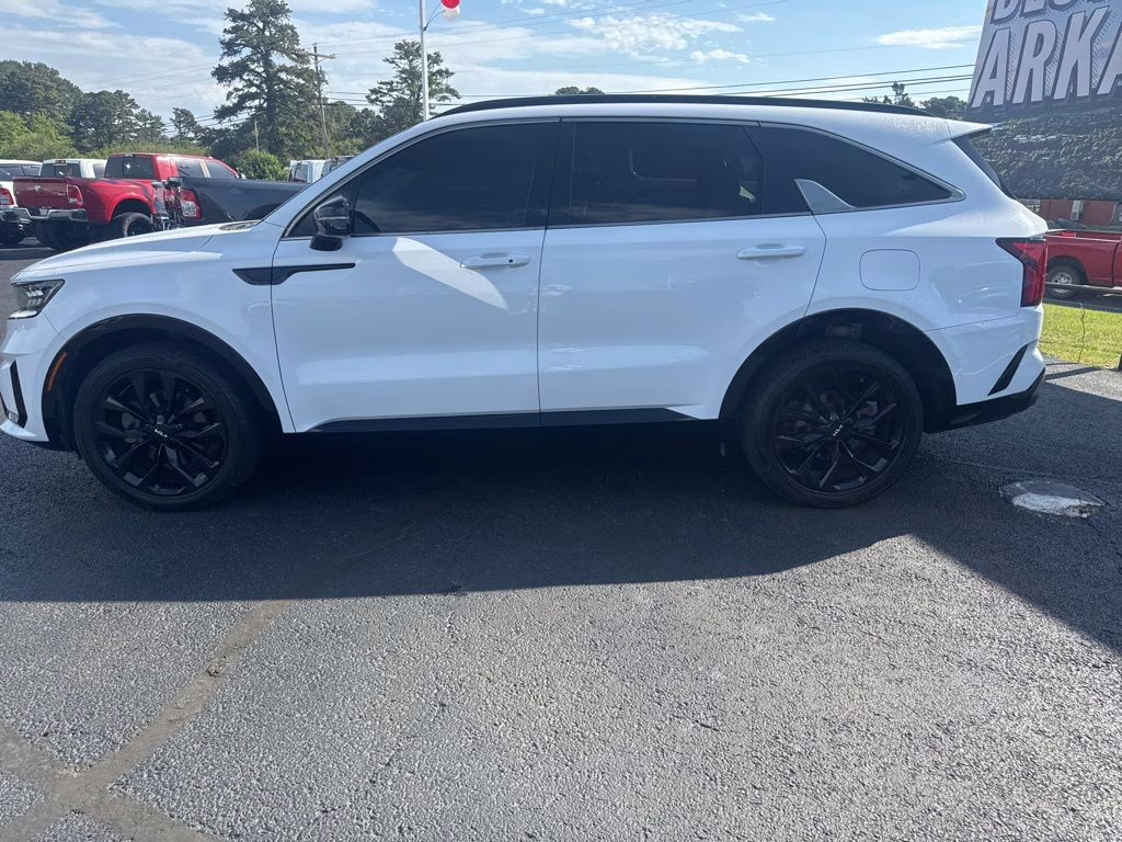 2022 Glacial White Pearl Kia Sorento SX FWD SUV